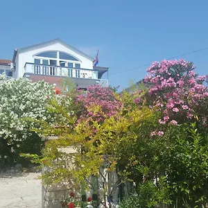 Apartman Oleander In, Pakostane